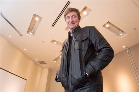 Wayne Gretzky makes his No. 99 Collection debut on the Toronto 